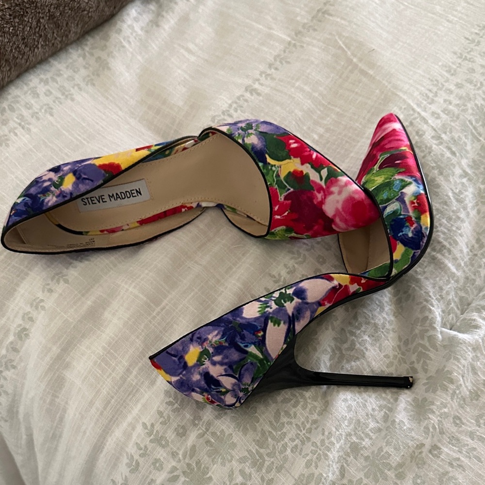 Steve Madden Floral Multicolor Pointed-Toe Stiletto Heels